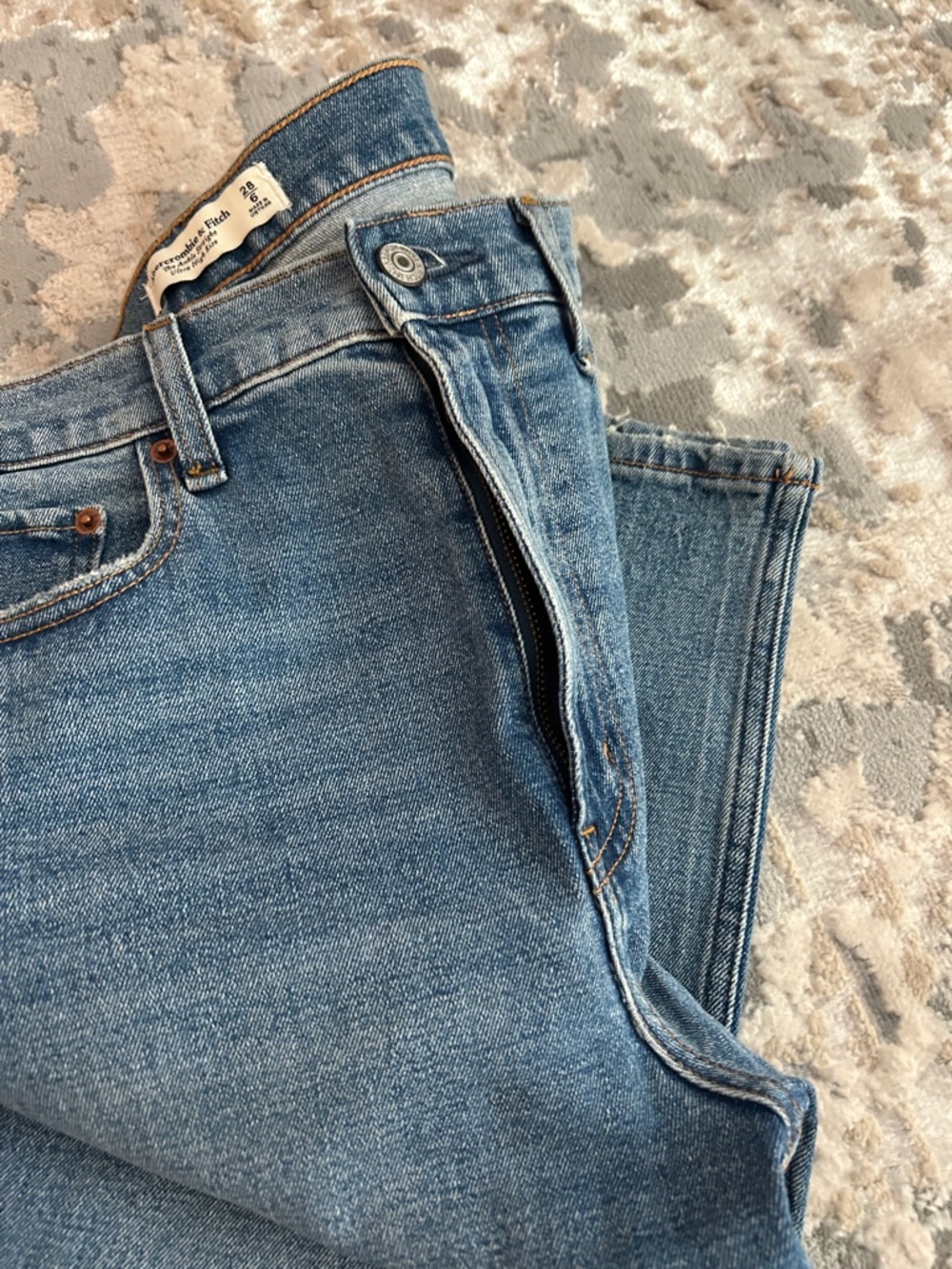 Abercrombie & Fitch Light Wash Straight-Leg Jeans - Picture 5 of 5